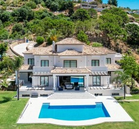 villa in benahavis for sale